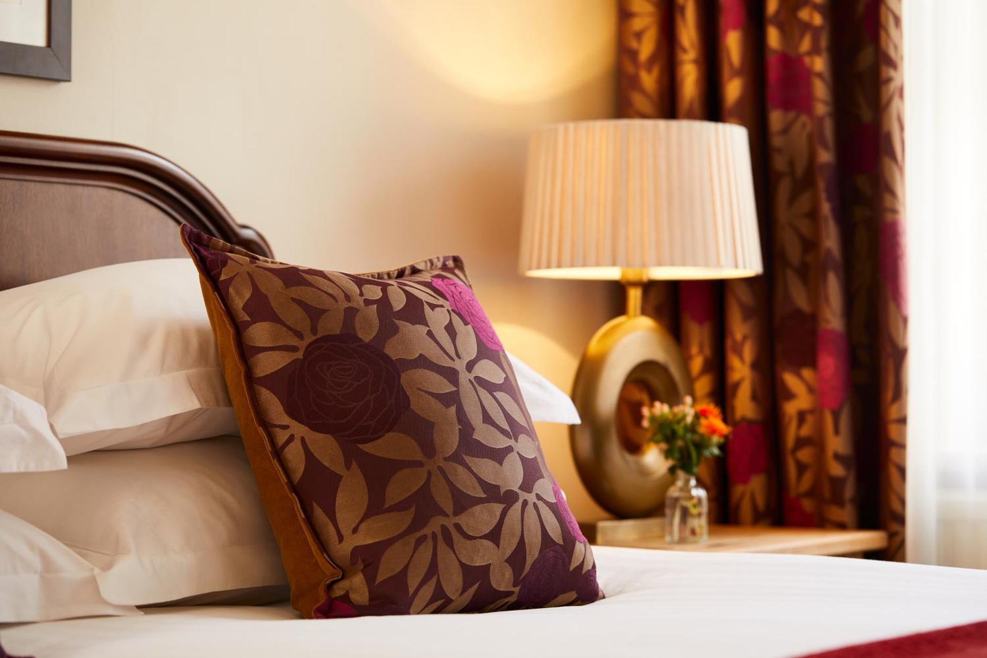 Macdonald Craxton Wood Hotel & Spa Ледшем Экстерьер фото